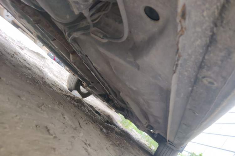 Used Baojun 630 2013 1.5L manual standard version Chassis Rear Right