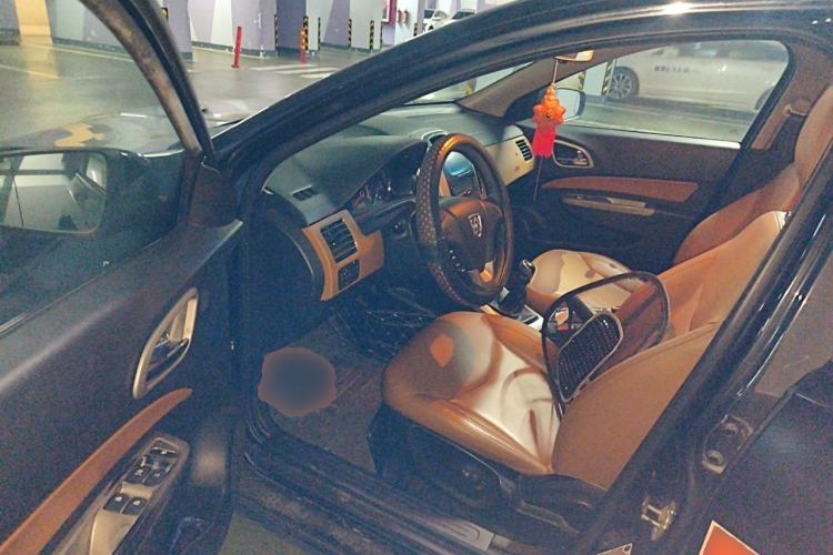 Used Baojun 630 2013 1.5L manual Elite version Driver Seat