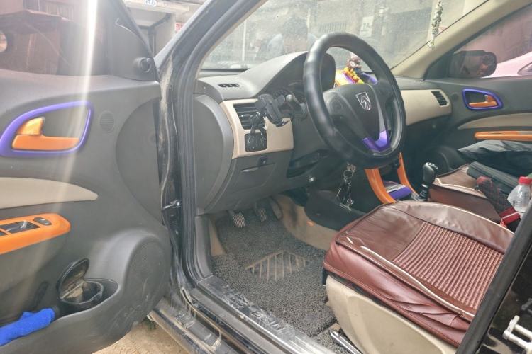 Used Baojun 630 2013 1.5L manual standard version Driver Seat