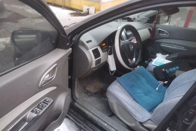 Used Baojun 630 2013 1.5L manual standard version Driver Seat