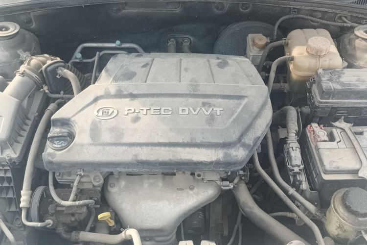 Used Baojun 630 2013 1.5L manual standard version Engine Bay