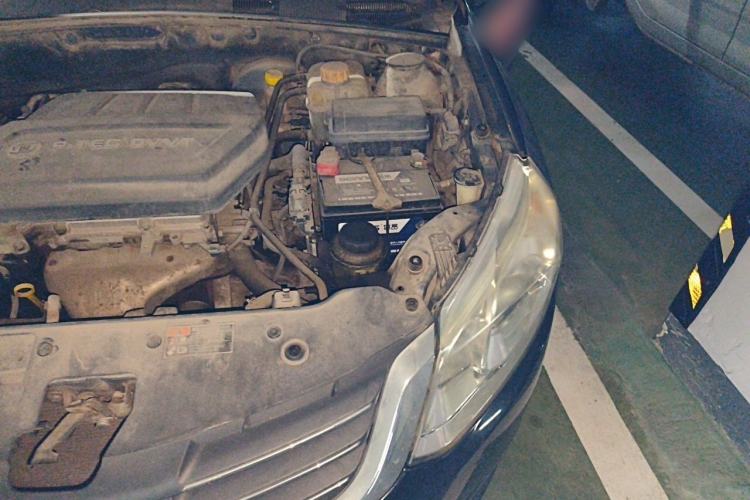 Used Baojun 630 2013 1.5L manual Elite version Engine Bay Left