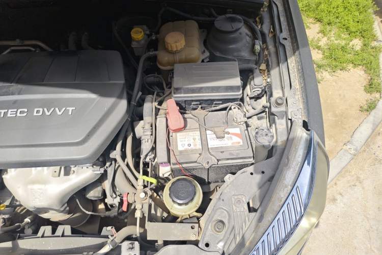 Used Baojun 630 2013 1.5L manual standard version Engine Bay Left