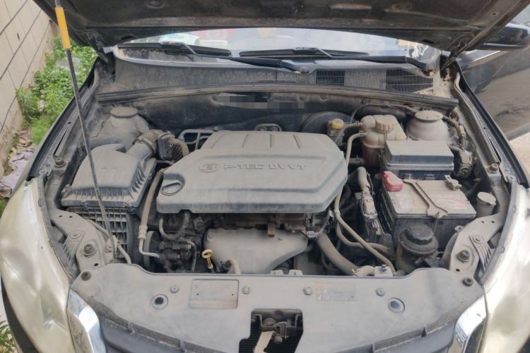 Used Baojun 630 2013 1.5L manual standard version Engine Bay