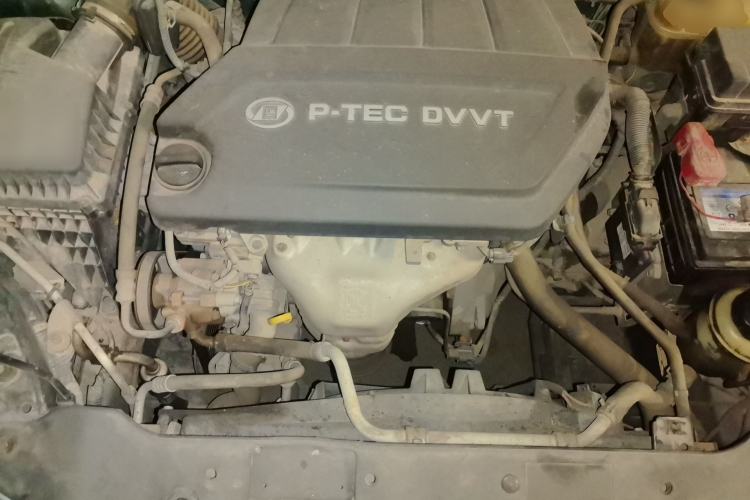 Used Baojun 630 2013 1.5L manual Comfort trim Engine Bay