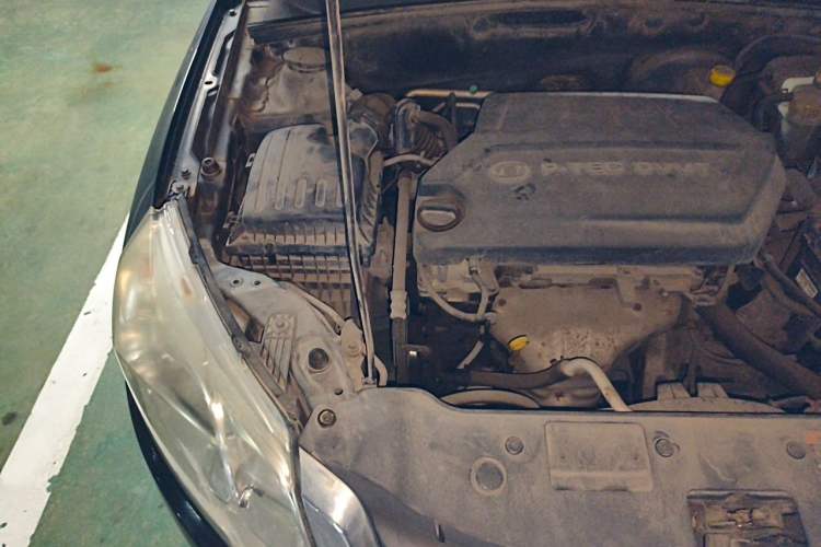 Used Baojun 630 2013 1.5L manual Elite version Engine Bay Right