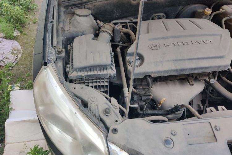Used Baojun 630 2013 1.5L manual standard version Engine Bay Right