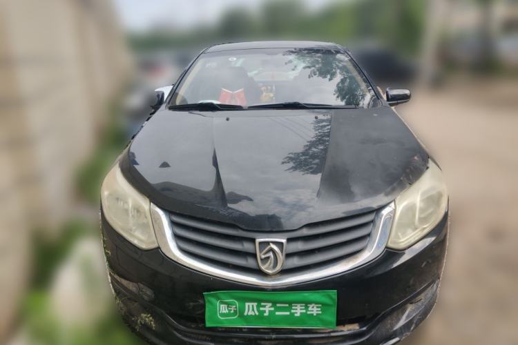 Used Baojun 630 2013 1.5L manual standard version Front