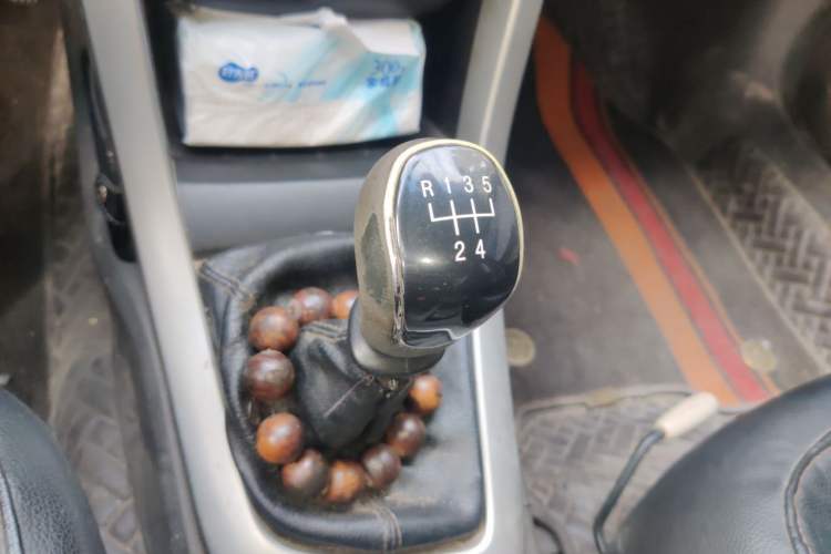 Used Baojun 630 2013 1.5L manual standard version Gear Lever