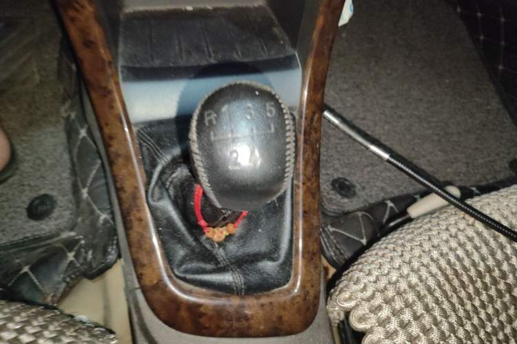 Used Baojun 630 2013 1.8L manual Comfort trim level Gear Lever