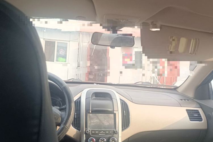 Used Baojun 630 2013 1.5L manual standard version Headliner