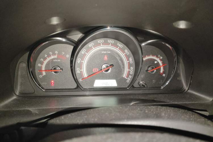 Used Baojun 630 2013 1.8L manual Comfort trim level Instrument Cluster
