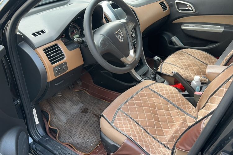 Used Baojun 630 2013 1.5L manual Comfort trim Interior 1