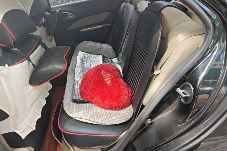 Used Baojun 630 2013 1.5L manual standard version Left Rear Seat