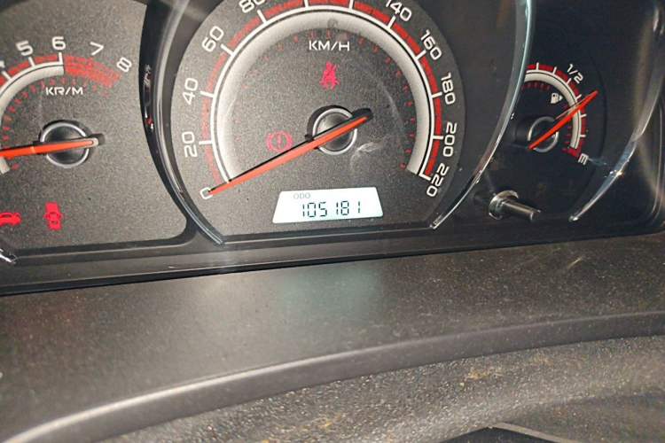 Used Baojun 630 2013 1.5L manual Elite version Odometer Close Up