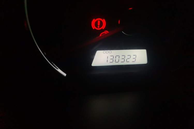 Used Baojun 630 2013 1.5L manual Comfort trim Odometer Close Up