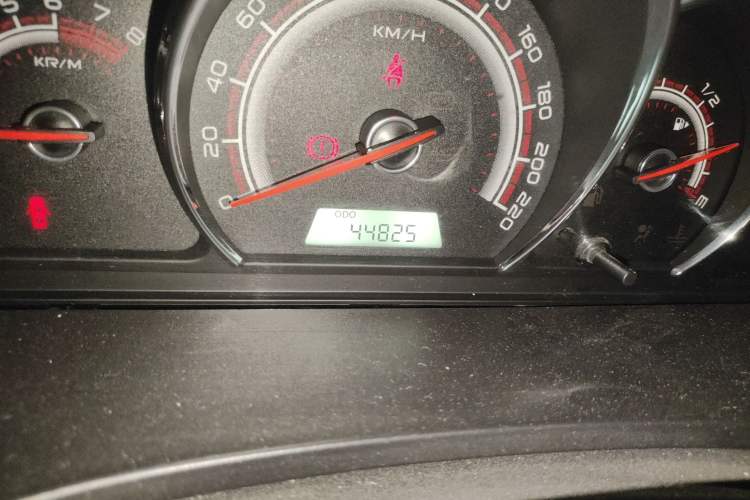 Used Baojun 630 2013 1.8L manual Comfort trim level Odometer Close Up