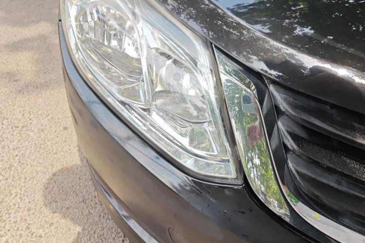Used Baojun 630 2013 1.5L manual standard version Right Front Headlight