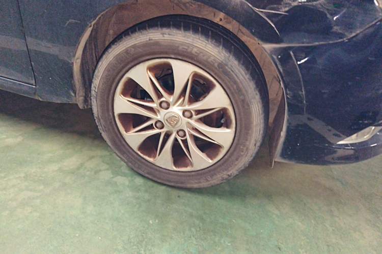 Used Baojun 630 2013 1.5L manual Elite version Right Front Wheel Hub