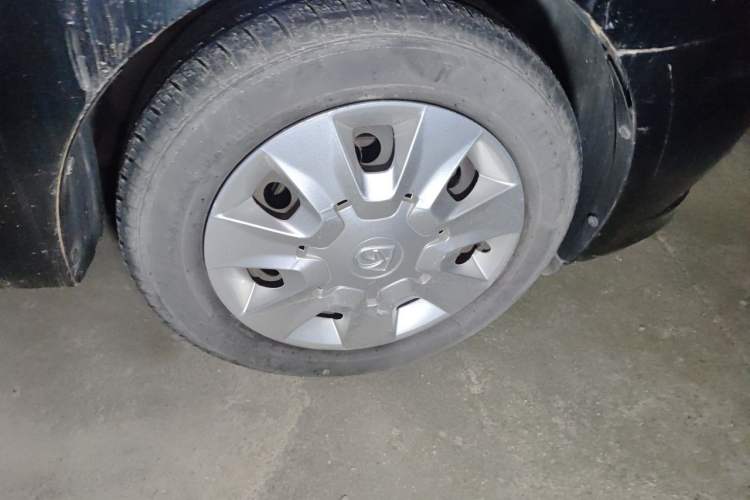 Used Baojun 630 2013 1.5L manual standard version Right Front Wheel Hub