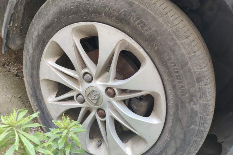 Used Baojun 630 2013 1.5L manual standard version Right Front Wheel Hub