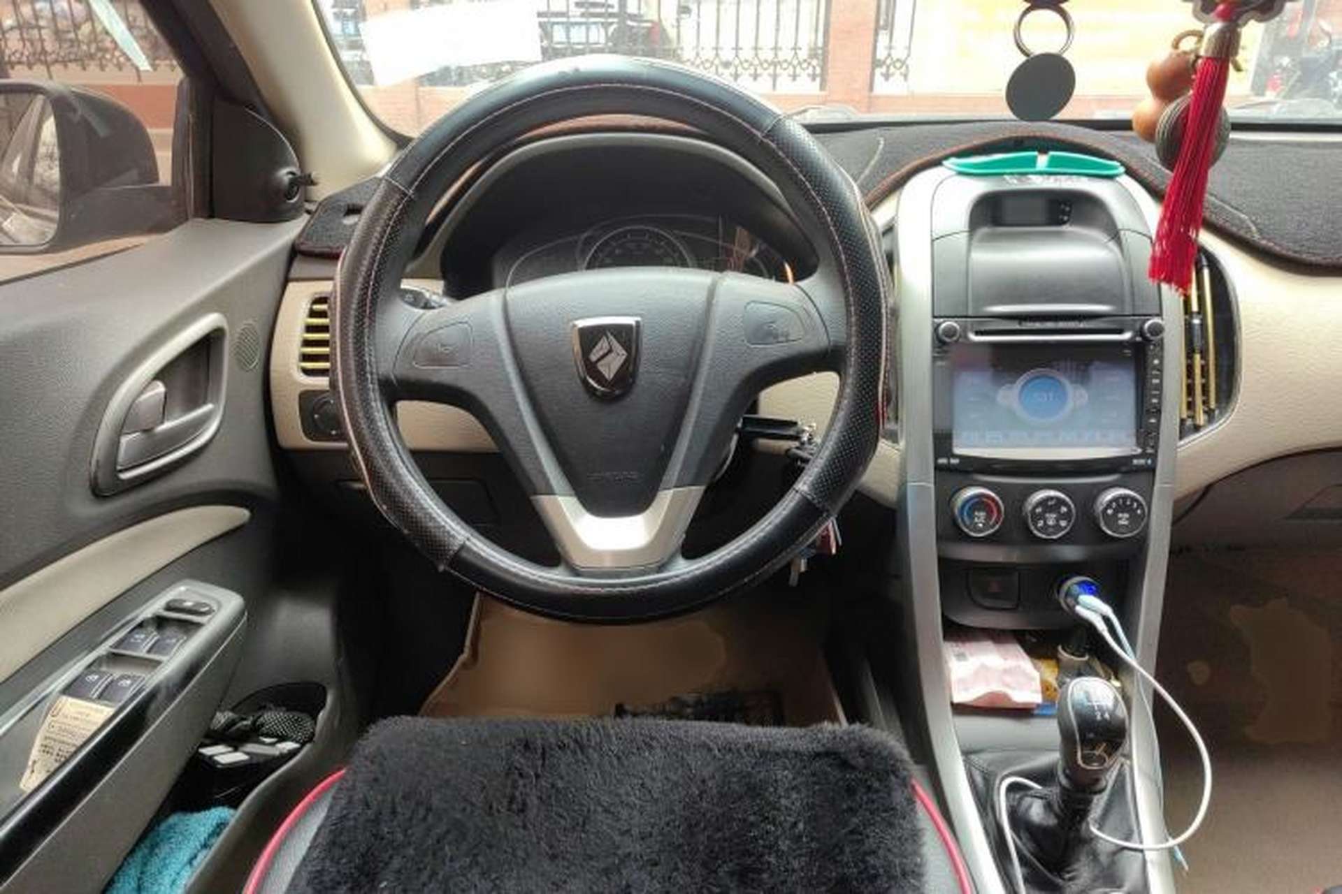 Used Baojun 630 2013 1.5L manual standard version Steering Wheel