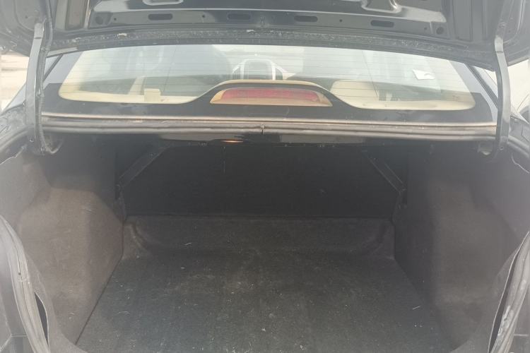 Used Baojun 630 2013 1.5L manual standard version Trunk
