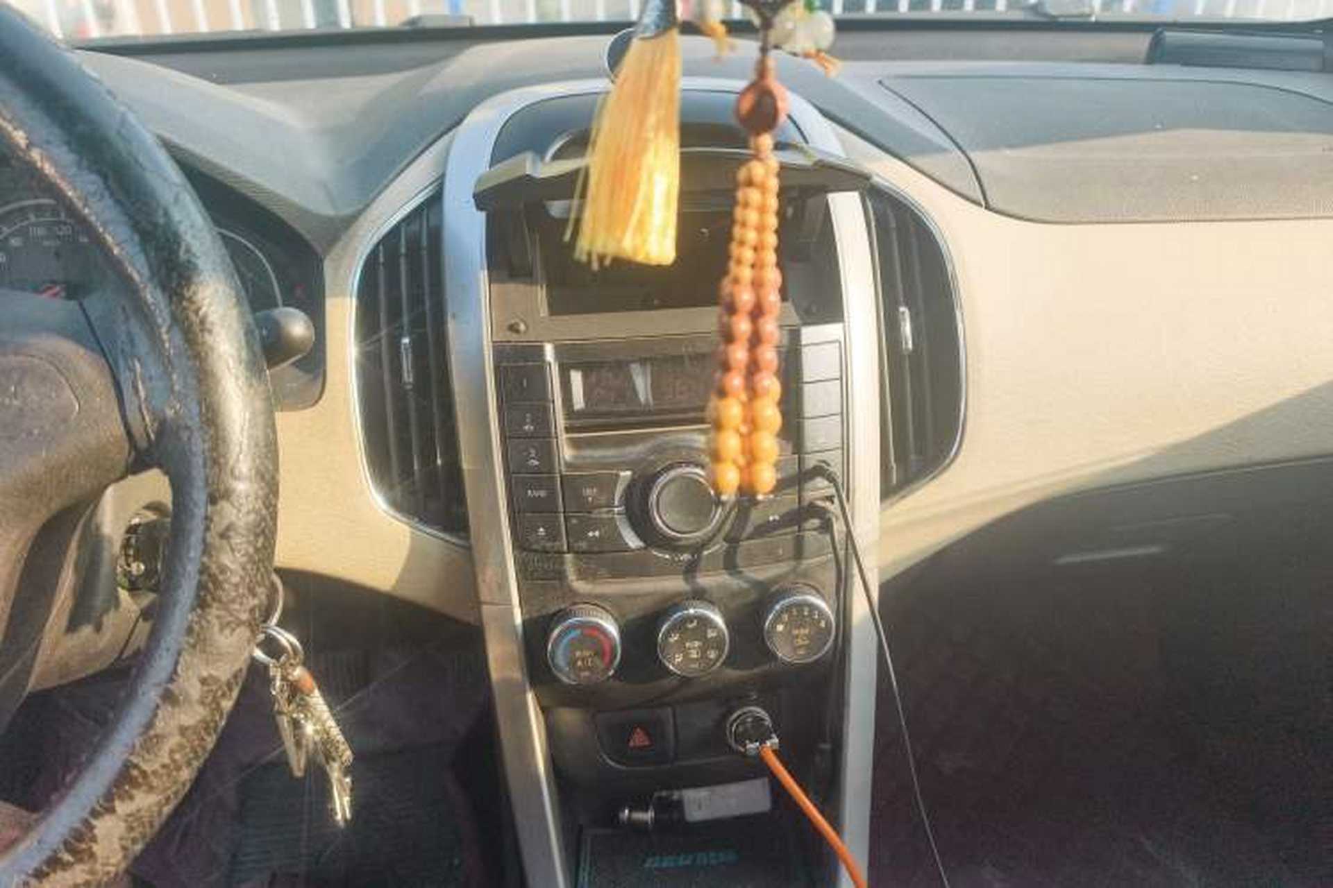 Used Baojun 630 2013 1.5L manual Entry-level trim Audio And AC Panel