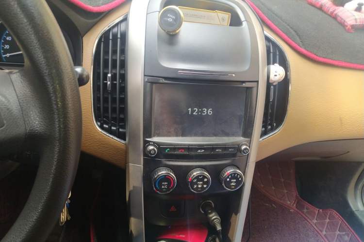 Used Baojun 630 2013 1.5L automatic comfort version Audio And AC Panel