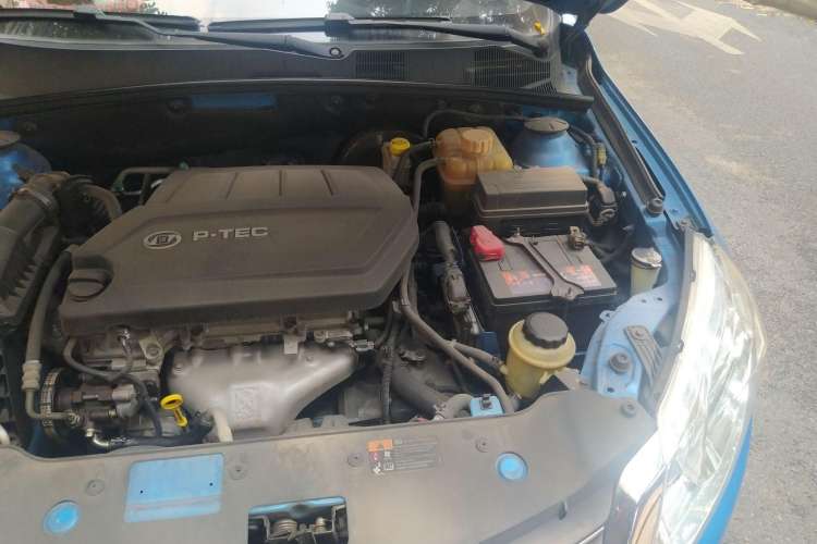 Used Baojun 630 2013 1.5L automatic comfort version Engine Bay Left