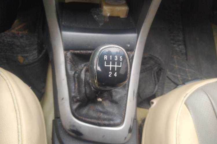 Used Baojun 630 2013 1.5L manual Comfort trim Gear Lever