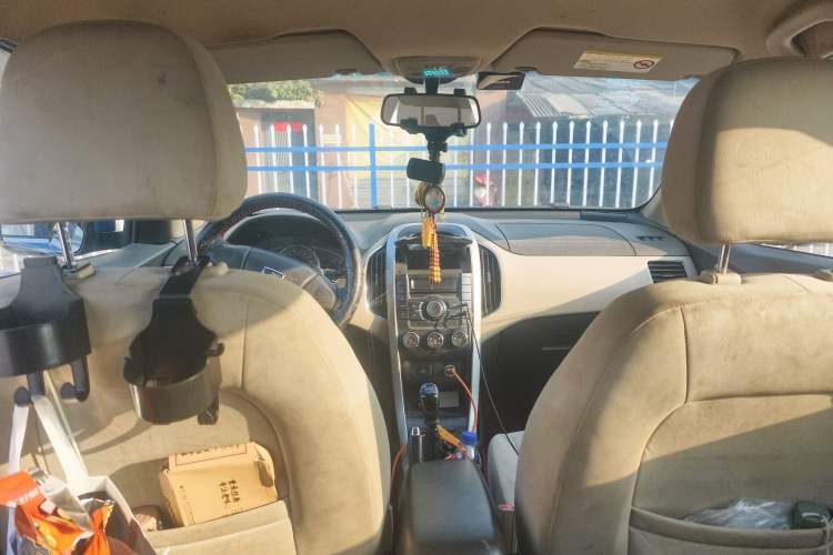 Used Baojun 630 2013 1.5L manual Entry-level trim Headliner