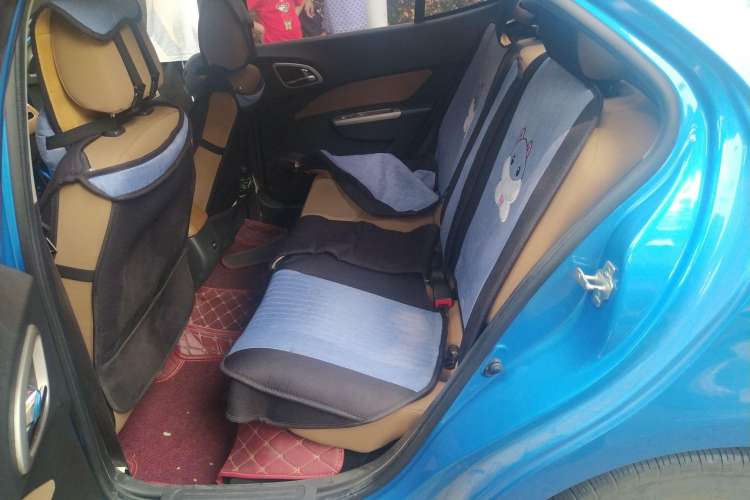 Used Baojun 630 2013 1.5L automatic comfort version Left Rear Seat
