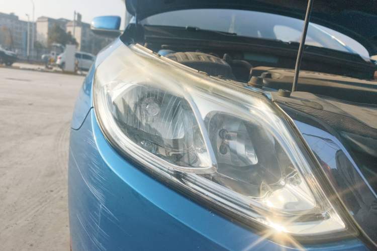 Used Baojun 630 2013 1.5L manual Entry-level trim Right Front Headlight