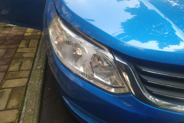 Used Baojun 630 2013 1.5L automatic comfort version Right Front Headlight