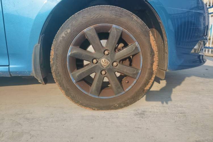 Used Baojun 630 2013 1.5L manual Entry-level trim Right Front Wheel Hub