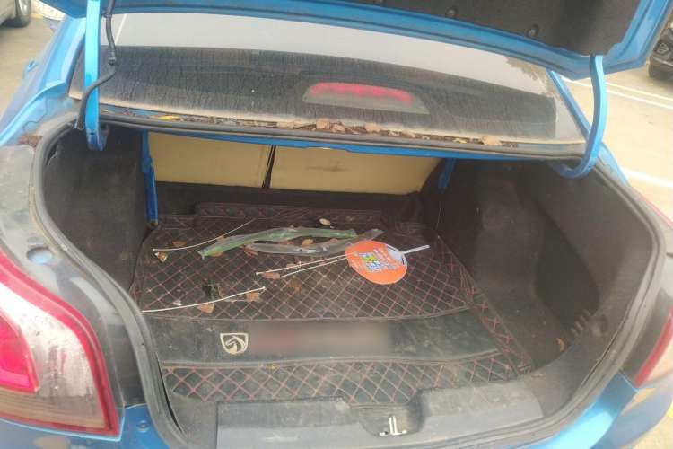 Used Baojun 630 2013 1.5L manual Comfort trim Trunk