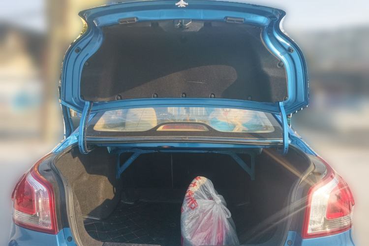 Used Baojun 630 2013 1.5L manual Entry-level trim Trunk