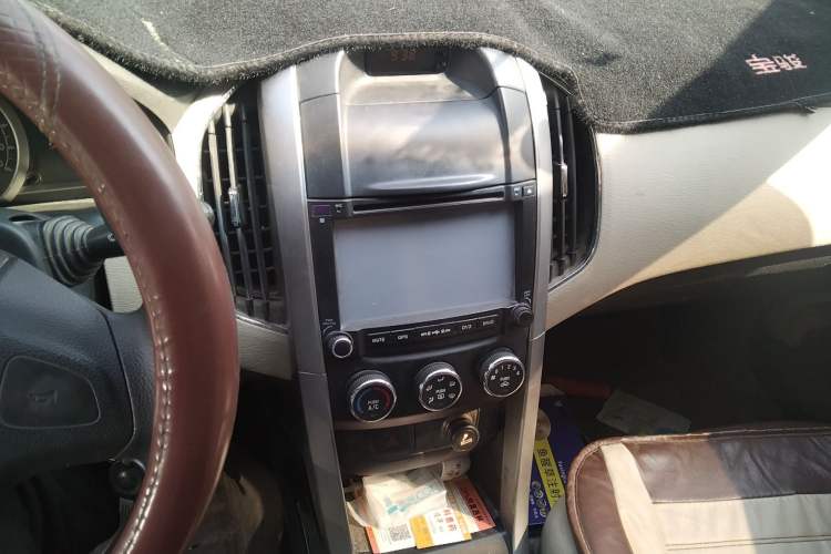 Used Baojun 630 2013 1.5L manual standard version Audio And AC Panel