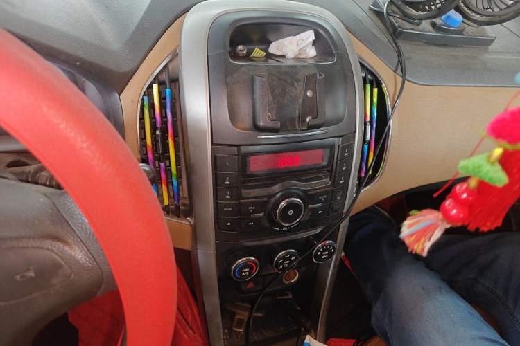 Used Baojun 630 2013 1.5L manual Elite version Audio And AC Panel
