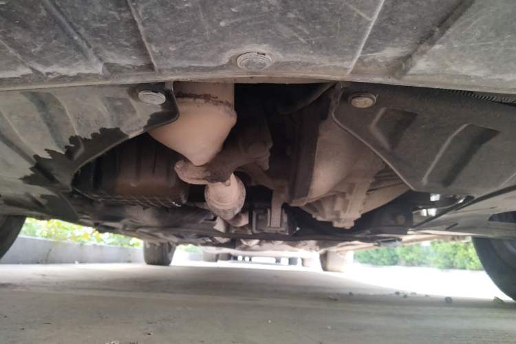 Used Baojun 630 2013 1.5L manual standard version Chassis Front