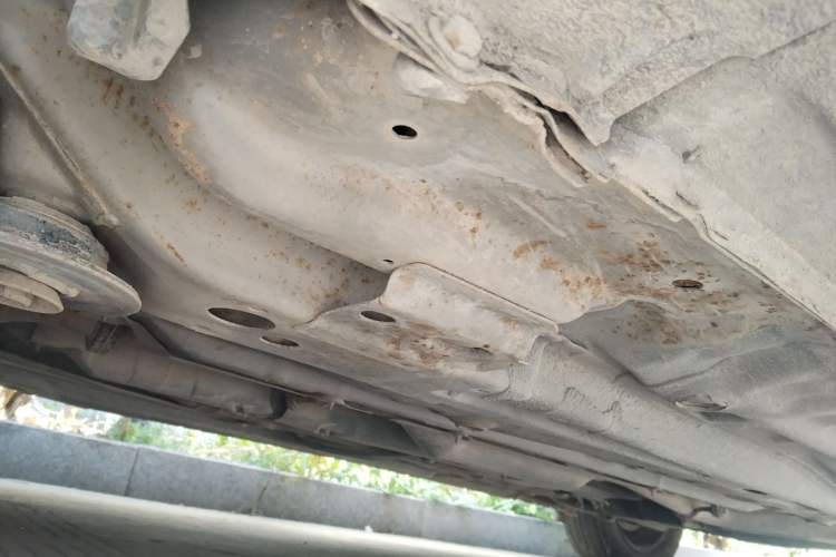 Used Baojun 630 2013 1.5L manual standard version Chassis Front Left