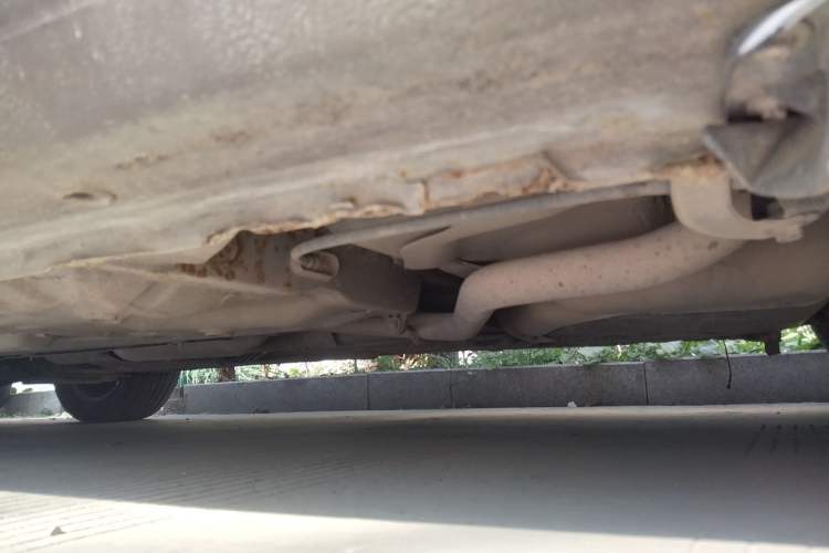 Used Baojun 630 2013 1.5L manual standard version Chassis Rear Left
