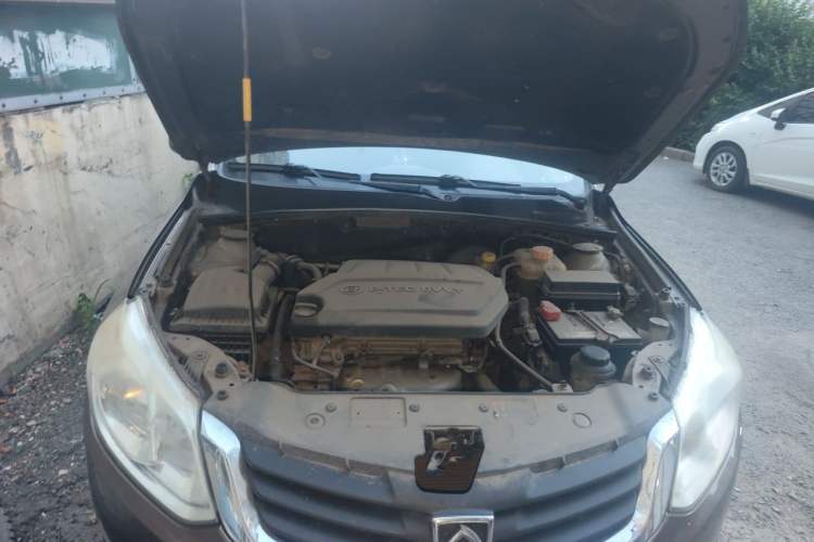 Used Baojun 630 2013 1.5L manual standard version Engine Bay