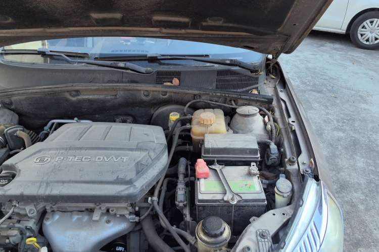 Used Baojun 630 2013 1.5L manual Comfort trim Engine Bay Left