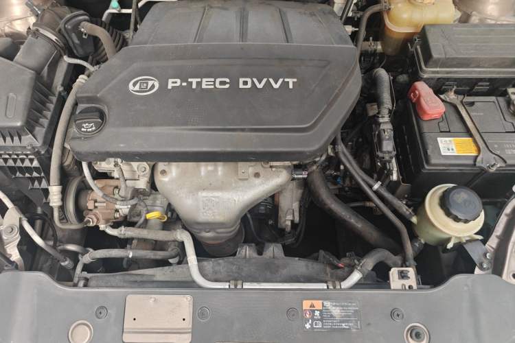 Used Baojun 630 2013 1.5L manual Comfort trim Engine Bay