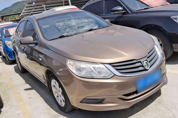 Used Baojun 630 2013 1.5L manual standard version Exterior 2