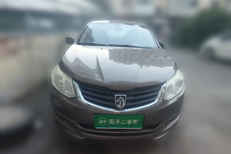 Used Baojun 630 2013 1.5L manual standard version Front