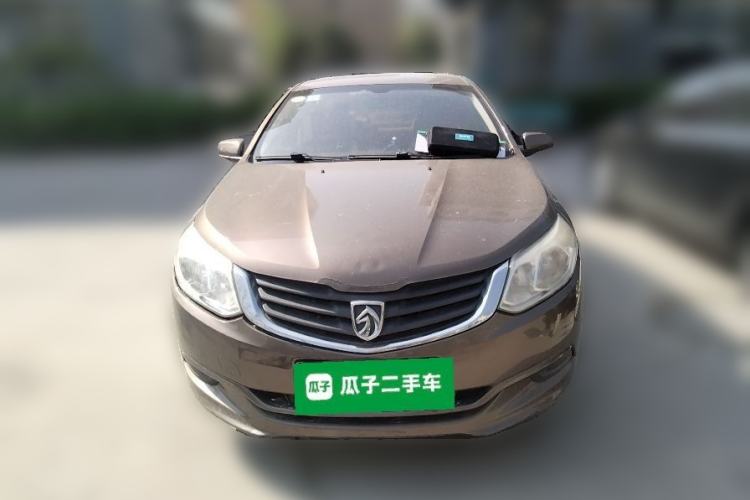 Used Baojun 630 2013 1.5L manual standard version Front