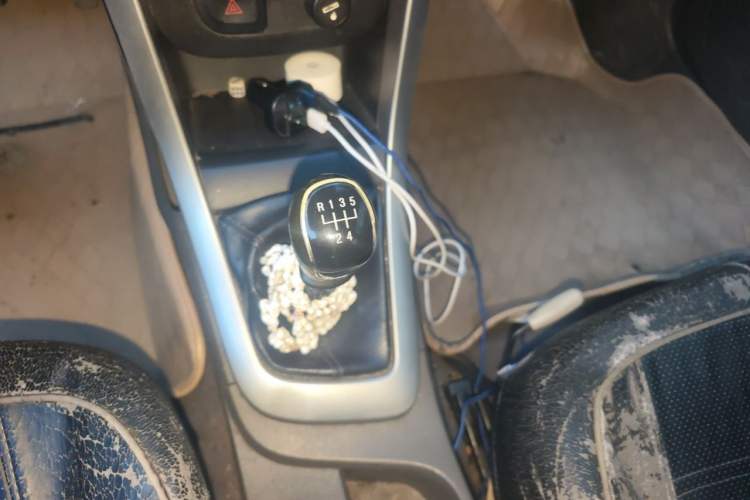 Used Baojun 630 2013 1.5L manual standard version Gear Lever